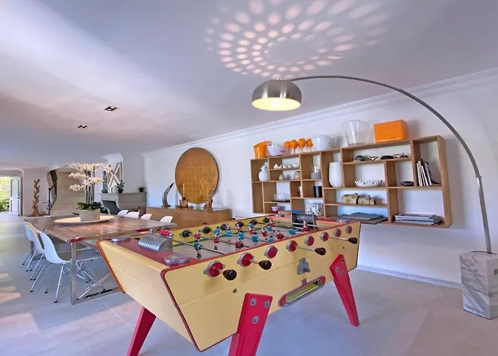 Jade סן-מקסים